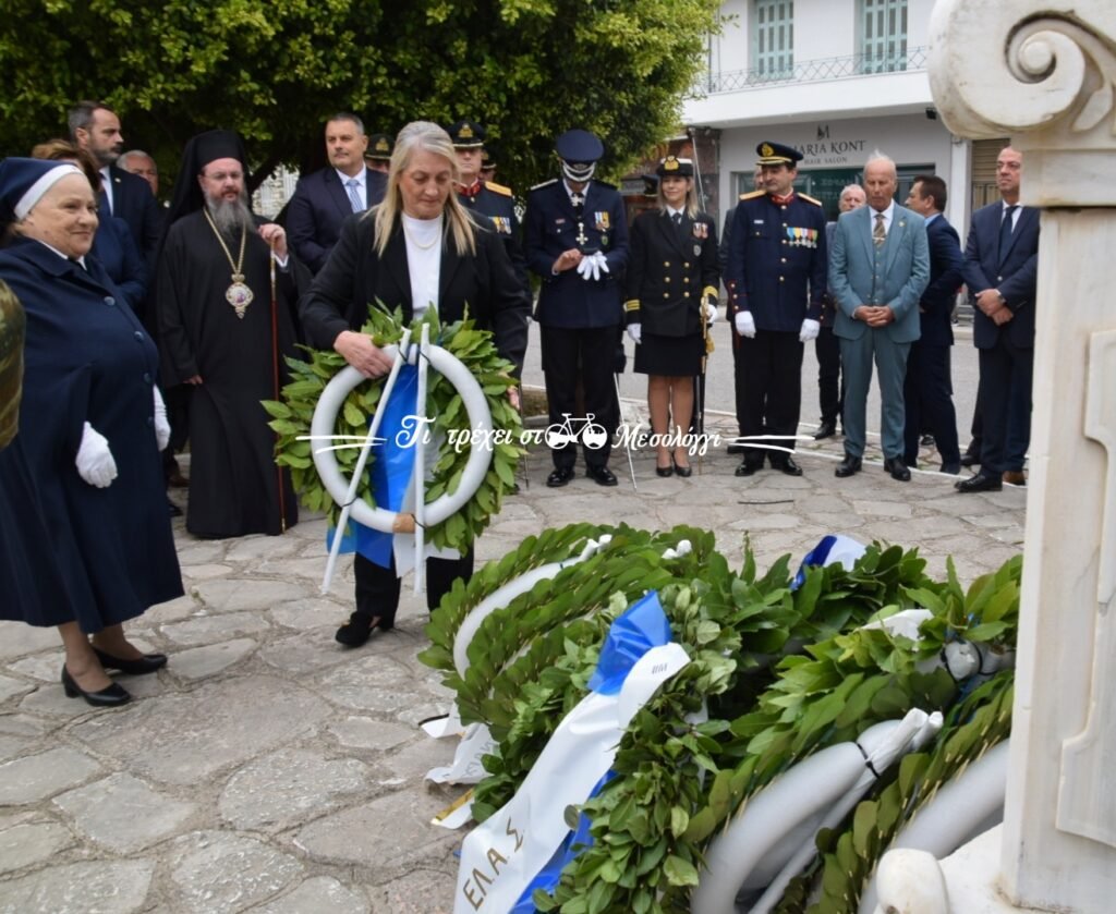 Μεσολόγγι: Δείτε φωτογραφίες των επισήμων από την παρέλαση της 28ης Οκτωβρίου