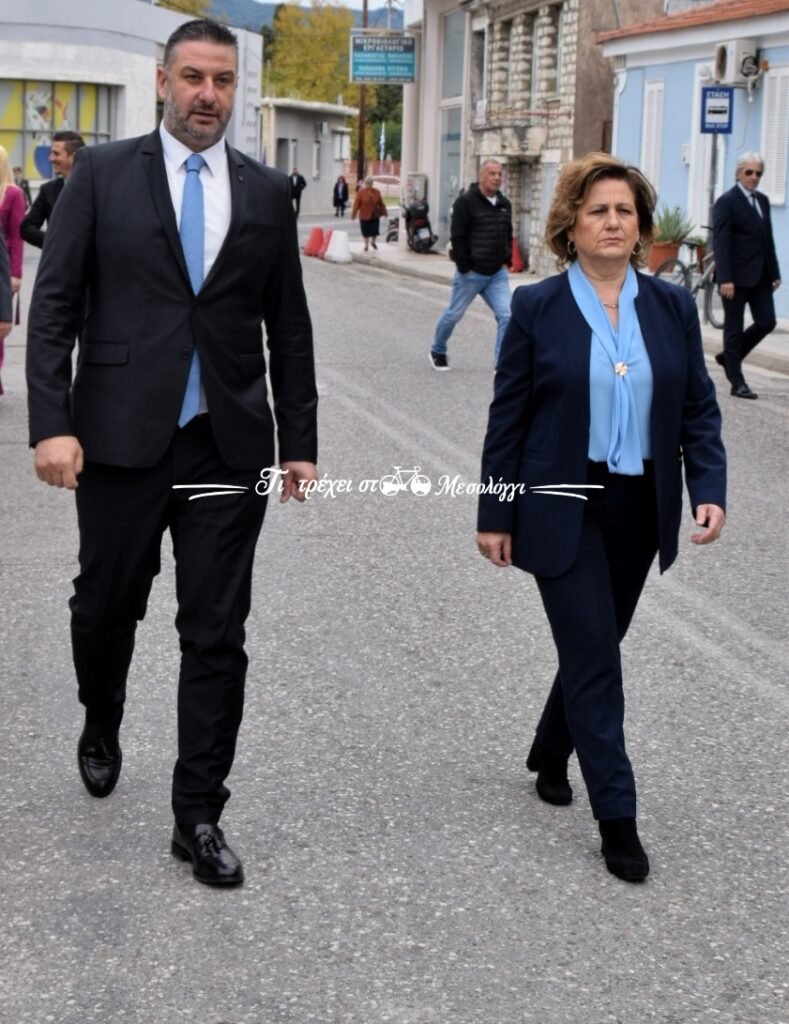 Μεσολόγγι: Δείτε φωτογραφίες των επισήμων από την παρέλαση της 28ης Οκτωβρίου