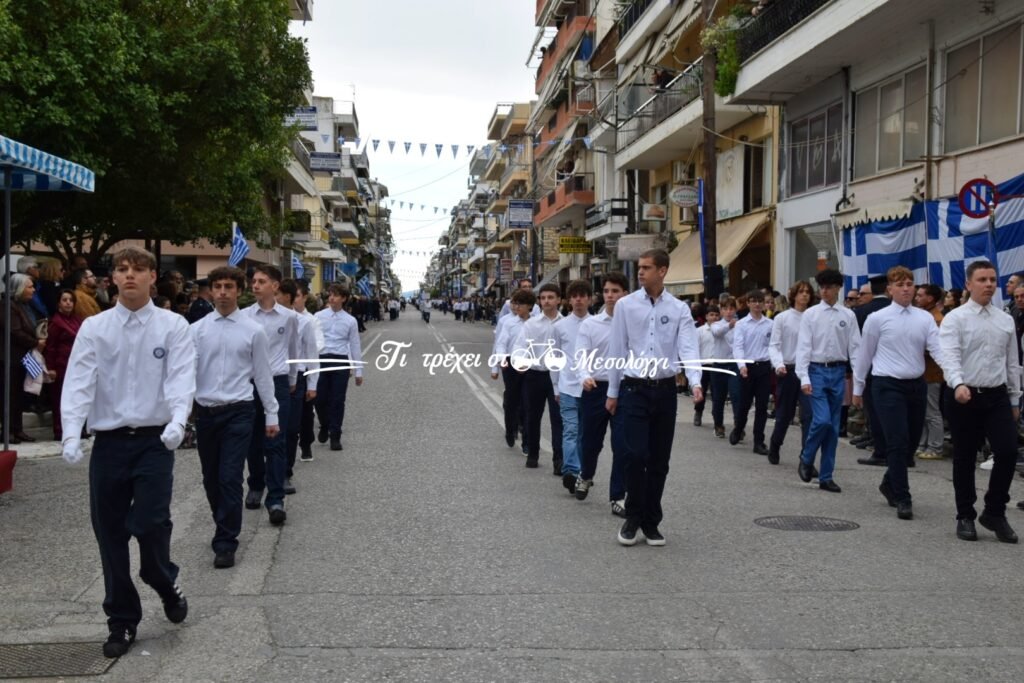 Μεσολόγγι: Δείτε φωτογραφίες από την παρέλαση της 28ης Οκτωβρίου